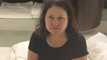 «Досі тремтять руки»: посолка ЄС в Україні розповіла, як провела ніч в укритті та показала фото 