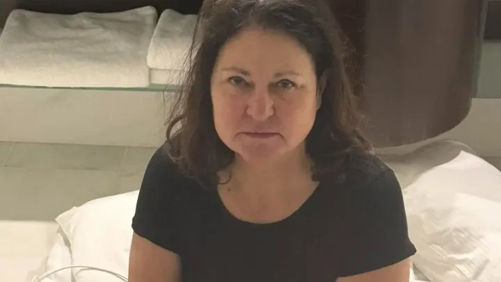 «Досі тремтять руки»: посолка ЄС в Україні розповіла, як провела ніч в укритті та показала фото 