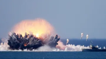 Морські платформи Magura ГУР уразили два радіолокаційні об’єкти окупантів у Криму: відео атак