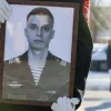 «Подвійне свято»: російська журналістка привітала матір безвісти зниклого на війні з Україною сина