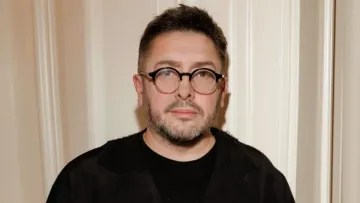 Олексій Суханов прогулявся парком і поділився відвертим зізнанням: «‎Не маю такої мрії, як весілля»