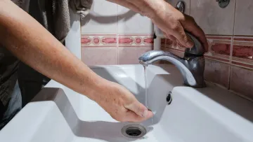 У Києві повністю відновили водопостачання: коли мешканцям столиці планують повернути опалення