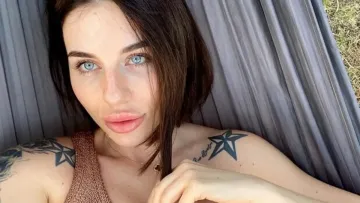 Анна Алхім вчетверте збільшила груди: скандальна блогерка показала результат