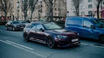 Ювілейний Audi RS4 зі спортивним характером помітили у Києві: одна з 250 авто в світі вартістю 160 тисяч євро