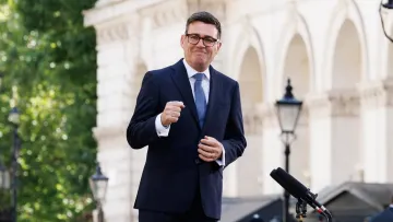 «Україна ніколи не віддасть території»: прем’єр-міністр Британії Енді Бернем розповів про переговори з росією