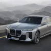 Рідкісний BMW i7 M70 помітили в Києві: електроседан на 680 сил здивував характеристиками та ціною