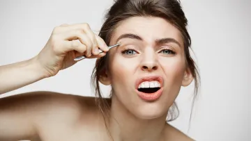 Експерт назвав топ-10 помилок у догляді за бровами: ось чого слід уникати українським жінкам