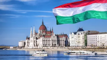 Єдина країна ЄС, яка не обмежила тимчасовий захист для українських чоловіків: Угорщина пояснила причину