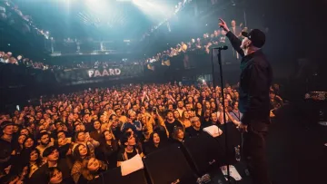 Андрій Хливнюк і «Бумбокс» повертаються на велику сцену: що чекати фанатам і куди підуть гроші