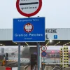 «Затори стають небезпечними»: Польща хоче пришвидшити рух транспорту на кордоні з Україною через загрозу атак