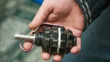 У Кам'янському чоловік підірвав гранату під час перевірки документів: внаслідок інциденту є поранені