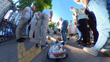 У Івано-Франківську відбулось роботизоване освячення паски: високі технології завітали до храму Божого