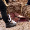 Фальшивий похорон не врятував: чоловік у Китаї «помер», щоб уникнути тюрми, але поліція викрила обман