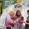 На Житомирщині влаштували благодійне «весілля» для собак: як це виглядало