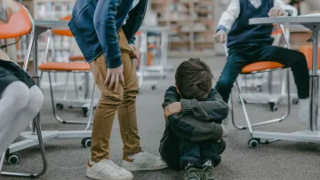 Булінг, відсутність лікування та виховання: за що батькам загрожують штрафи у вересні 2026 року