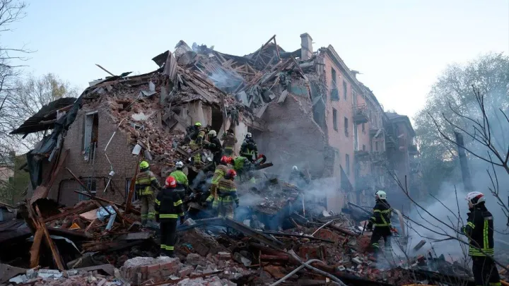 У Дніпрі поранено 18 людей: які наслідки масованого ворожого удару по Україні 25 квітня