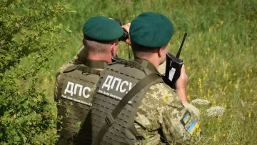 За кордон будь-якою ціною: 44-річний чоловік та його 80-річна «обраниця» не пройшли перевірку ДПСУ