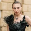 Незвичайний образ на Ukrainian Fashion Week: сукня української блогерки з деталей дронів зібрала донати