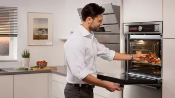 Решітка замість дека: як у духовці готувати їжу без жиру і гару