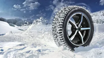 Штрафи за літню гуму взимку: скільки платитимуть водії у 2025 році та чи потрібно терміново «перевзуватися»