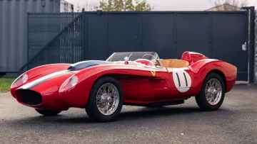 Чверть мільйона доларів за дитячий спорткар: «іграшка» Ferrari Testa Rossa змінює правила ринку