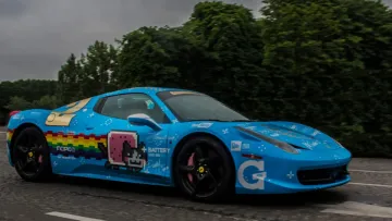 Навіть за всі гроші світу: Ferrari має «чорний список» зірок, яким не продадуть суперкар