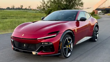 Ferrari Purosangue отримав V12 на 715 сил: чому суперкар більше не називають SUV