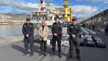 Історичний рекорд від іспанської поліції: одразу 10 тон кокаїну знайдено на кораблі