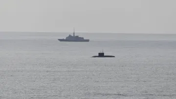 Російський підводний човен помітили неподалік від узбережжя Франції: НАТО відреагувало