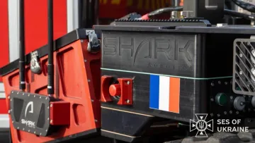 Залучались до гасіння Нотр-Даму: Франція подарувала Україні 40 роботів-пожежників