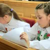 Радіодиктант 2025: як українці відреагували на читання Сумської, текст і критику минулорічної переможниці
