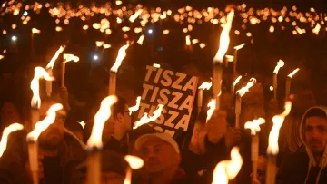 Угорці за день до виборів висловились щодо політики Орбана: понад сотню тисяч людей вийшли на протести