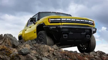 Легендарний Hummer H2 повернувся в електричному образі: буде випущено усього 250 GMC Hummer EV Icon 25