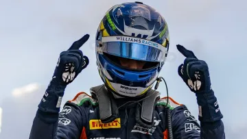 Контролював результат гонки: українець Олександр Бондарев відкрив сезон Формули-4 перемогою в Абу-Дабі