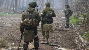 Росіяни зайшли в українське село на Сумщині та примусово вивезли в рф понад 50 цивільних: у ЗСУ прокоментували