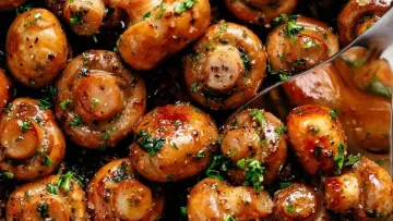 Рецепт смачних маринованих печериць з овочами: коли доведеться боротися за право скуштувати першим