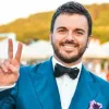 Григорій Решетнік зробив селфі у ліфті разом з дружиною: зіркова пара замилувала стильним луком