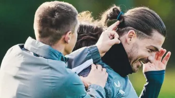 «Повтори це, і ми будемо битися»: Джек Гріліш погрожує Миколенку бійкою – що трапилось між гравцями Евертона