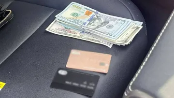 Скільки коштує «вийти» з будівлі ТЦК, а за яку ціну можна виїхати за кордон: журналісти шокували сумами