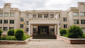 На подвір'ї львівської школи сталася стрілянина: чим завершився батьківський конфлікт