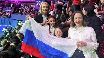 Російський прапор знову з’явився на Олімпіаді-2026: як відреагувала охорона Льодової арени в Мілані