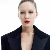 Джіджі Хадід знебарвила брови: модель здивувала образом для Vogue France