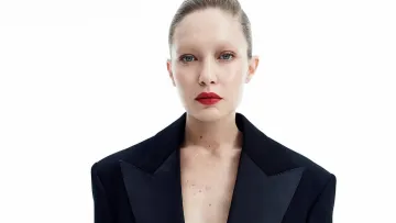 Джіджі Хадід знебарвила брови: модель здивувала образом для Vogue France