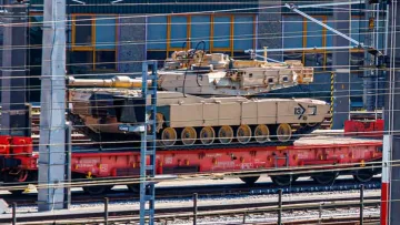 В Австрії помітили потяг із американськими танками Abrams: він таємничо прямував на схід Європи