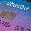 Онлайн-банк Revolut припиняє роботу в Україні з лютого 2026 року: в чому причина та що робити користувачам