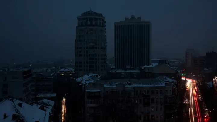 «Вони хочуть виключити місто повністю»: військовий експерт назвав головну ціль наступного масованого удару РФ