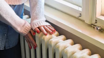 У Києві відновлюють теплопостачання після російської атаки: в уряді повідомили про хід ремонтних робіт