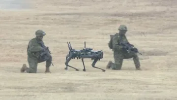 Японія вперше використала «собак-дронів» під час військових навчань: як вони виглядають та як працюють