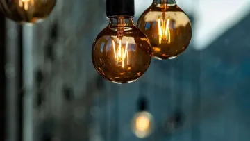 Київ переведуть з екстренних на «жорсткі» графіки відключення світла: Шмигаль повідомив подробиці