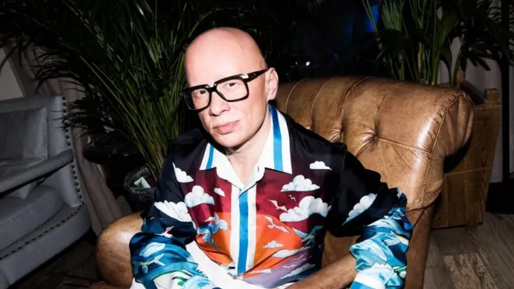 «Могли і не прокинутись»: продюсер «Фабрики зірок» показав відео знищеної квартири після прильоту безпілотника